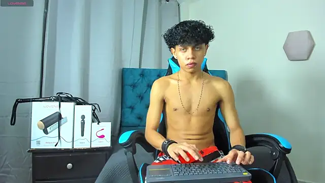 Snapshot of _taylor_black chatting on 09.10.25 taylor black online show from 09.10.25