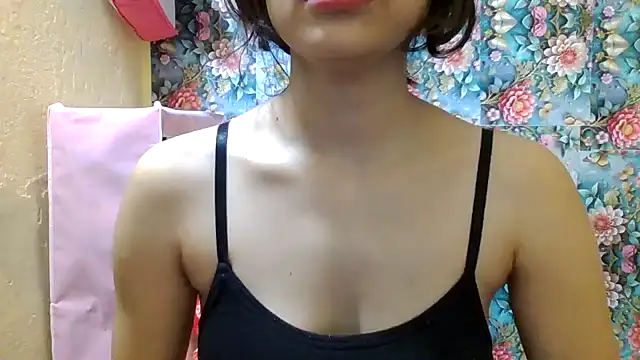 Snapshot of sahki_90 chatting on 10.19.25 sahki 90 online show from 10.19.25
