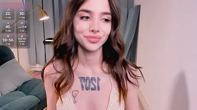 Snapshot of shuggybaby chatting on 09.30.25 shuggybaby online show from 09.30.25