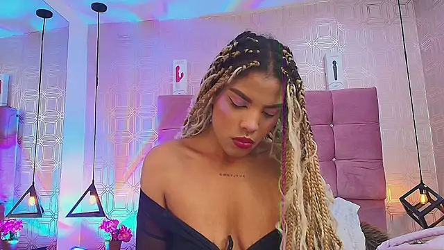 LexieBloom online show from 10.07.25