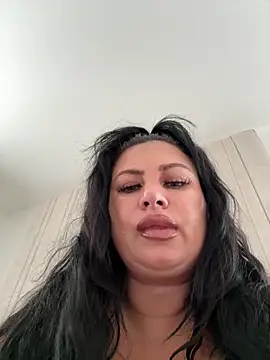 Snapshot of Desire-XOXOX chatting on 09.28.25 Desire-XOXOX online show from 09.28.25