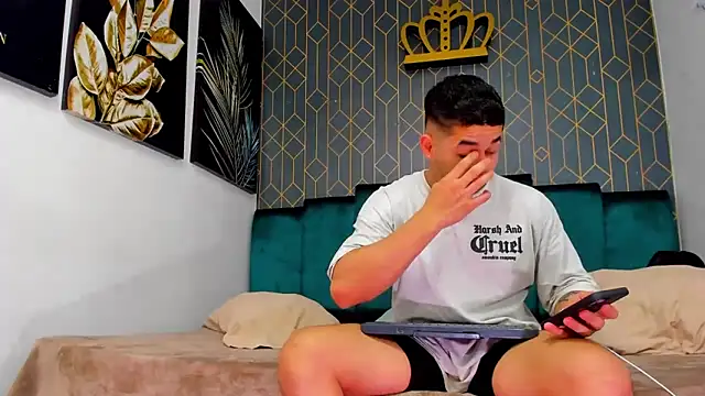 king falconer online show from 10.09.25