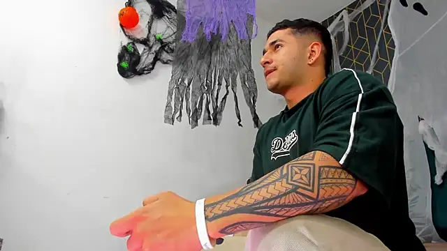 king falconer online show from 10.14.25