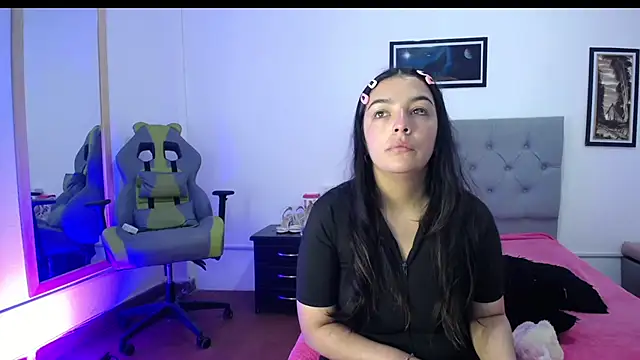 Esmeraldaa- online show from 09.24.25