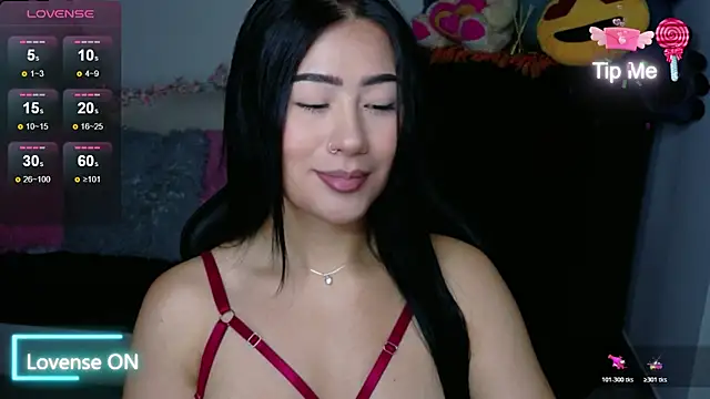 evelyn ch  online show from 11.05.25