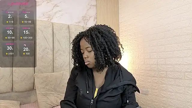 Snapshot of kiarazafira chatting on 10.06.25 kiarazafira online show from 10.06.25