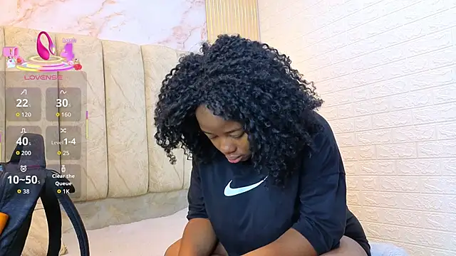 Snapshot of kiarazafira chatting on 10.11.25 kiarazafira online show from 10.11.25