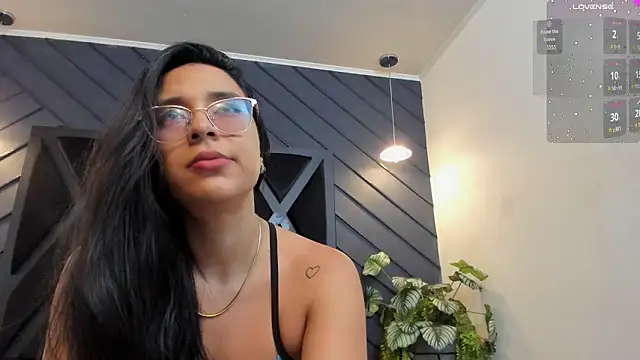Snapshot of zoe_martins_ chatting on 09.29.25 zoe martins online show from 09.29.25