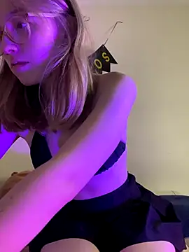 Snapshot of ReenKitty chatting on 09.19.25 ReenKitty online show from 09.19.25