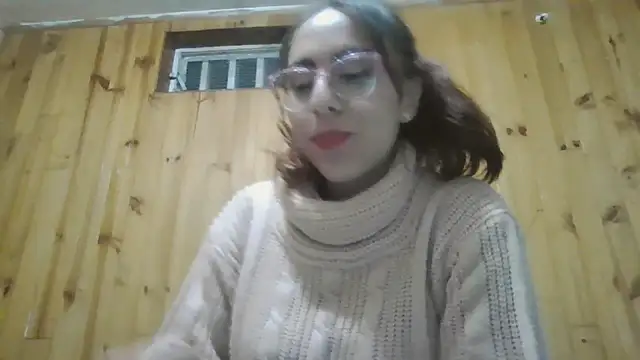 Snapshot of Roselingalvis13 chatting on 10.08.25 Roselingalvis13 online show from 10.08.25
