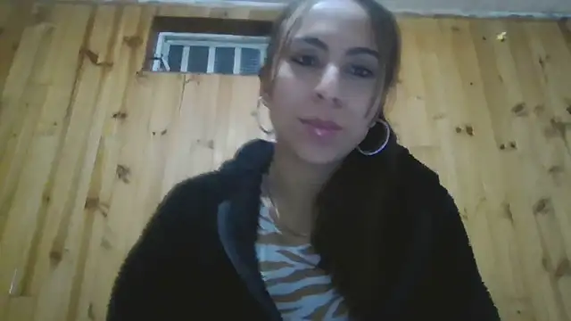 Snapshot of Roselingalvis13 chatting on 10.19.25 Roselingalvis13 online show from 10.19.25