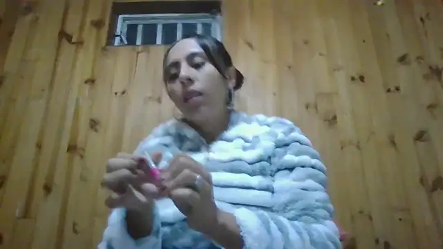 Snapshot of Roselingalvis13 chatting on 10.20.25 Roselingalvis13 online show from 10.20.25