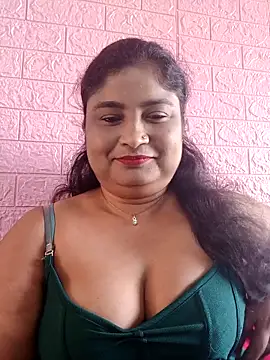 Snapshot of hornyriyanka chatting on 09.18.25 hornyriyanka online show from 09.18.25