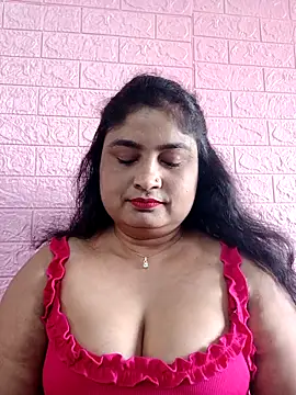 Snapshot of hornyriyanka chatting on 09.19.25 hornyriyanka online show from 09.19.25