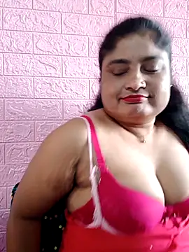 Snapshot of hornyriyanka chatting on 09.21.25 hornyriyanka online show from 09.21.25