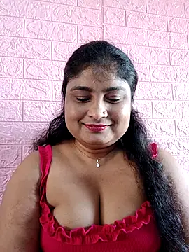 Snapshot of hornyriyanka chatting on 09.24.25 hornyriyanka online show from 09.24.25