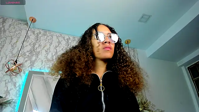 Snapshot of Hanna_Cornee_ chatting on 09.15.25 Hanna Cornee online show from 09.15.25