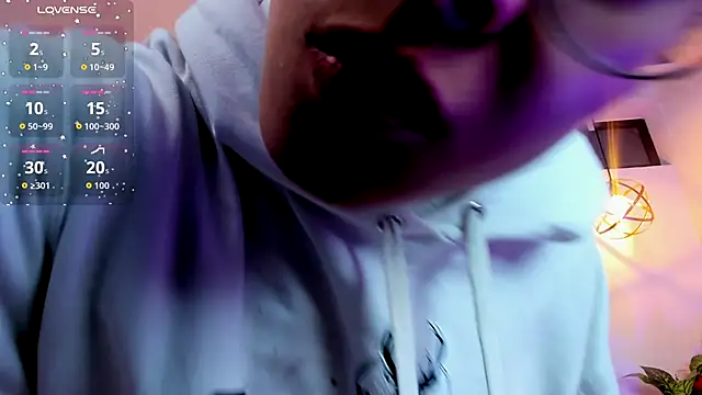 Snapshot of Hanna_Cornee_ chatting on 10.08.25 Hanna Cornee online show from 10.08.25