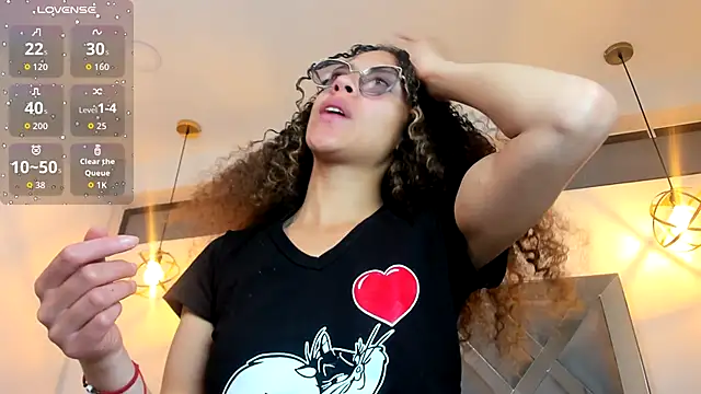 Snapshot of Hanna_Cornee_ chatting on 10.09.25 Hanna Cornee online show from 10.09.25