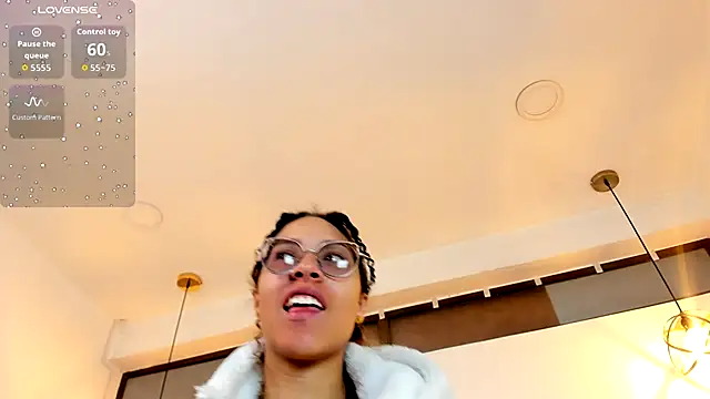 Snapshot of Hanna_Cornee_ chatting on 10.16.25 Hanna Cornee online show from 10.16.25