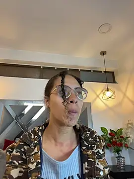 Snapshot of Hanna_Cornee_ chatting on 11.10.25 Hanna Cornee online show from 11.10.25