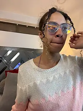 Snapshot of Hanna_Cornee_ chatting on 11.12.25 Hanna Cornee online show from 11.12.25