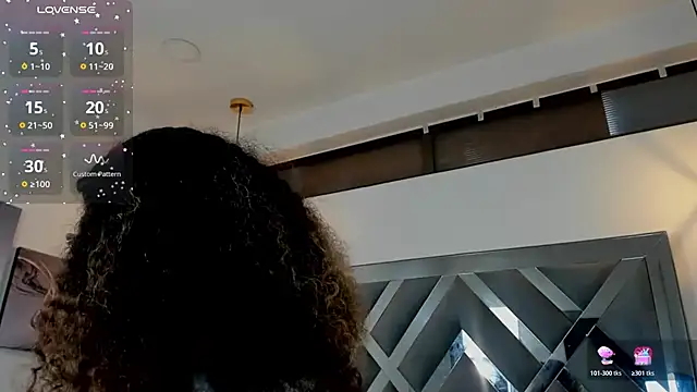 Snapshot of Hanna_Cornee_ chatting on 11.18.25 Hanna Cornee online show from 11.18.25