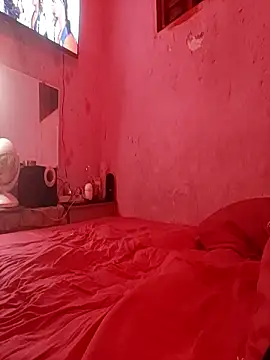 Snapshot of Kellye_hotTs chatting on 10.13.25 Kellye hotTs online show from 10.13.25