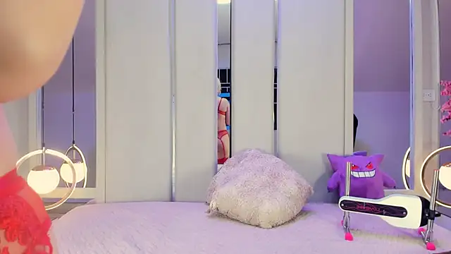 VesperVelvet online show from 12.04.25