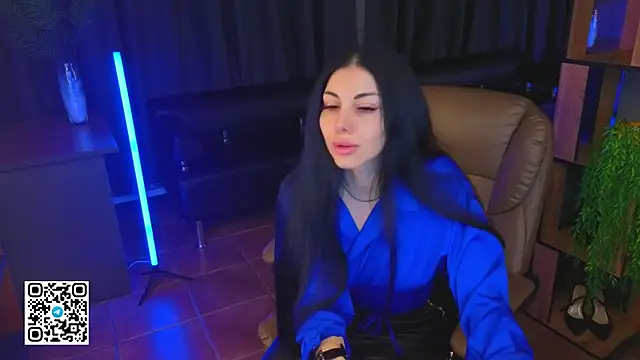 Emmi Swon online show from 09.21.25