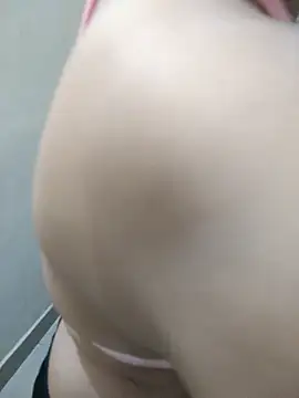 Snapshot of Pihu_Chopra chatting on 10.10.25 Pihu Chopra online show from 10.10.25