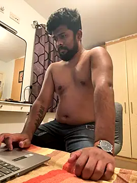 Snapshot of CrazyShashank chatting on 09.30.25 CrazyShashank online show from 09.30.25