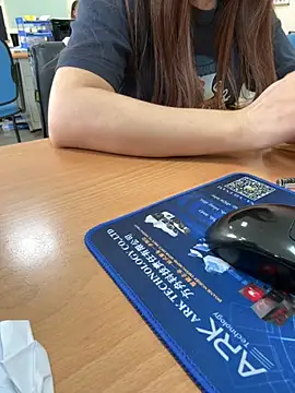 PhuongNhi21 online show from 10.11.25