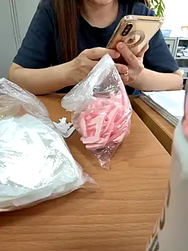 PhuongNhi21 online show from 10.28.25