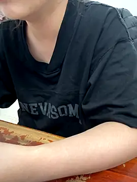 PhuongNhi21 online show from 11.15.25