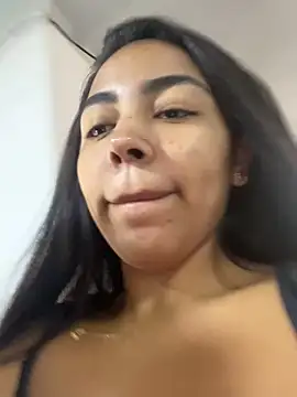 Snapshot of Naomiserna00 chatting on 11.08.25 Naomiserna00 online show from 11.08.25