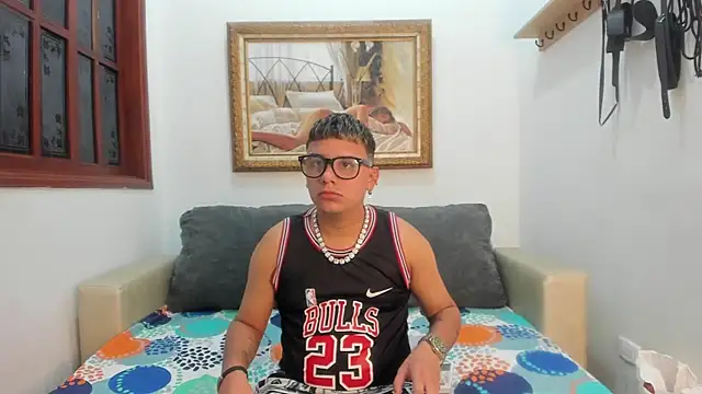 Snapshot of DavilANDkevin2 chatting on 10.19.25 DavilANDkevin2 online show from 10.19.25