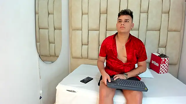 Snapshot of DavilANDkevin2 chatting on 11.09.25 DavilANDkevin2 online show from 11.09.25