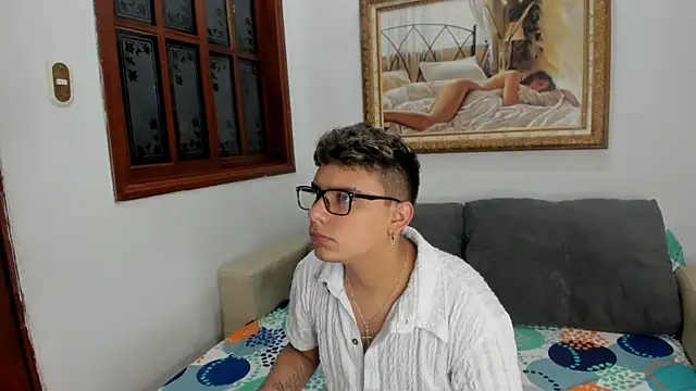 Snapshot of DavilANDkevin2 chatting on 11.20.25 DavilANDkevin2 online show from 11.20.25