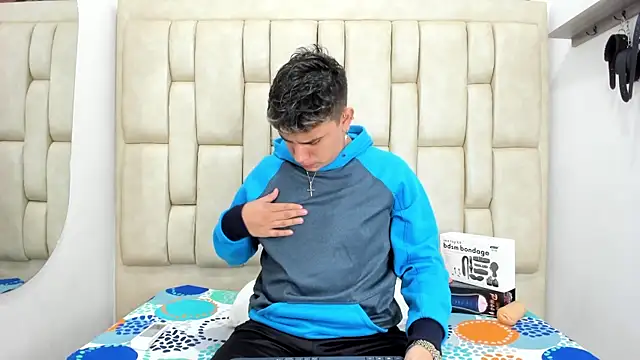 Snapshot of DavilANDkevin2 chatting on 11.22.25 DavilANDkevin2 online show from 11.22.25