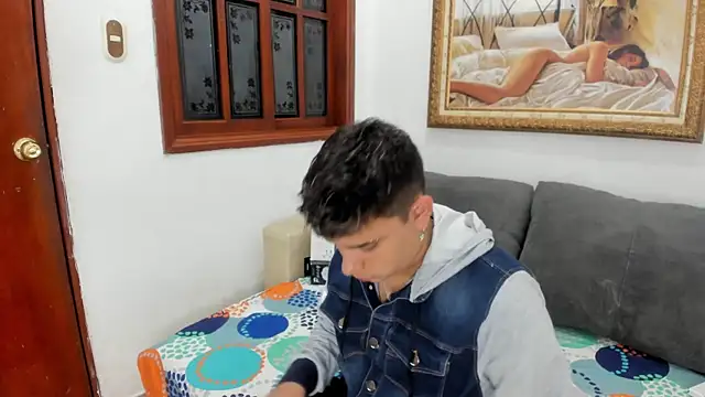 Snapshot of DavilANDkevin2 chatting on 11.23.25 DavilANDkevin2 online show from 11.23.25