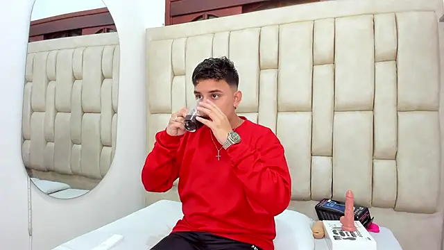 Snapshot of DavilANDkevin2 chatting on 12.04.25 DavilANDkevin2 online show from 12.04.25