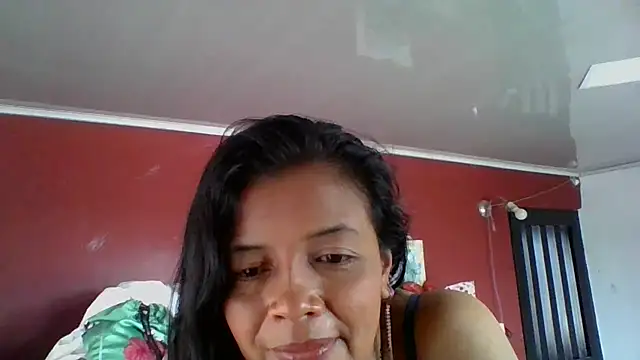 Snapshot of DianaOchoa_ chatting on 09.17.25 DianaOchoa online show from 09.17.25