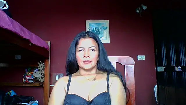 Snapshot of DianaOchoa_ chatting on 10.06.25 DianaOchoa online show from 10.06.25