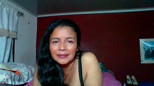 Snapshot of DianaOchoa_ chatting on 10.08.25 DianaOchoa online show from 10.08.25