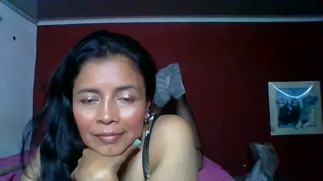 Snapshot of DianaOchoa_ chatting on 10.12.25 DianaOchoa online show from 10.12.25