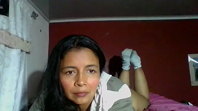 Snapshot of DianaOchoa_ chatting on 10.15.25 DianaOchoa online show from 10.15.25