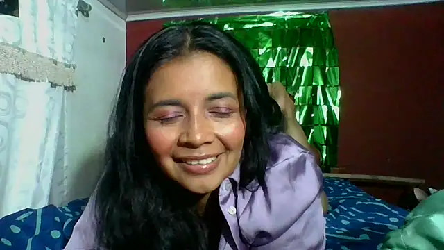 Snapshot of DianaOchoa_ chatting on 10.17.25 DianaOchoa online show from 10.17.25