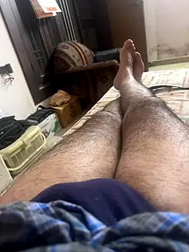 Snapshot of spicey_sunny chatting on 10.25.25 spicey sunny online show from 10.25.25