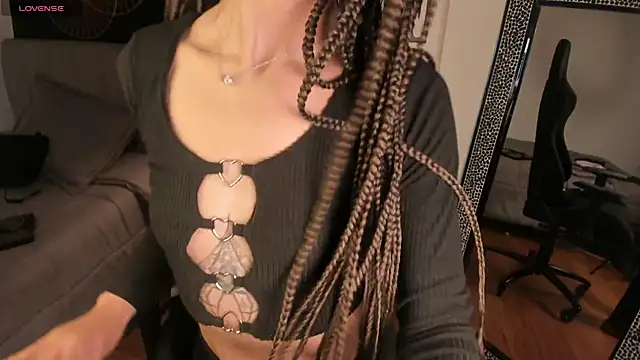 Snapshot of Nati____ chatting on 09.16.25 Nati online show from 09.16.25